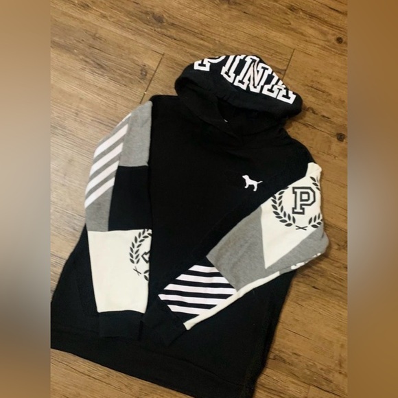 VS PINK CAMPUS CROSSOVER TUNIC
HOODIE BLACK SMALL - Picture 2 of 7